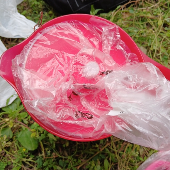 Tupperware pitcher - Picture 4 of 4